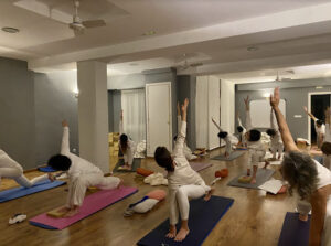 Escuela Yoga Zaragoza. Lydia Galdamez