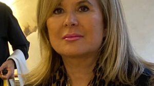 Clínica Dra Pilar Moreno ,adultos y miños.Caída del pelo hombres y mujeres.Cosmetica y medicina estética Acné