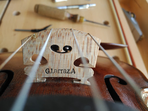 Luthier Larraz