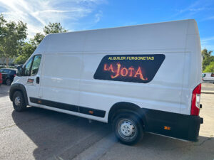 Alquiler de furgonetas La Jota